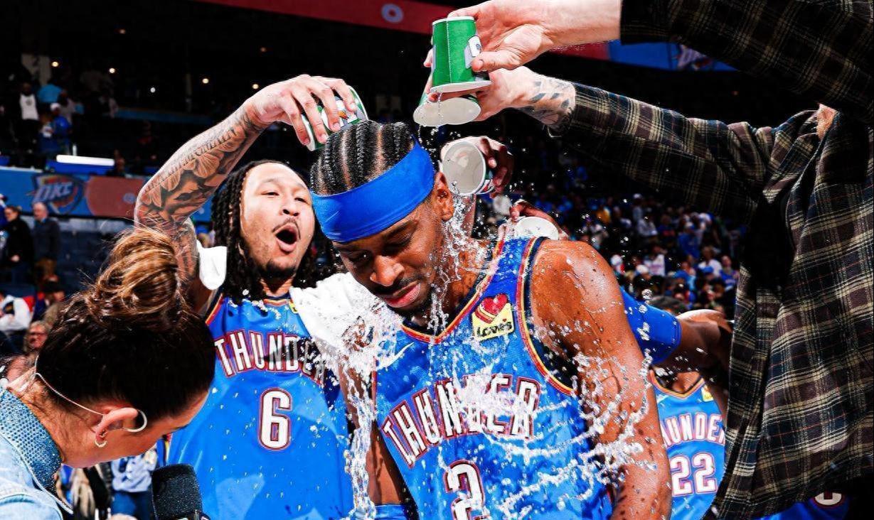开云体育官方入口-NBA历史首人！55+47+46，难怪他会拿到4年2.7亿美元的顶薪